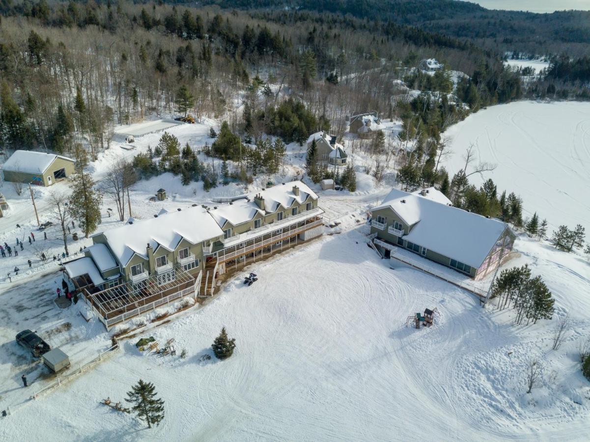 Pourvoirie Du Lac Blanc เซนต์ อเล็กซิส เด มองส์ ภายนอก รูปภาพ