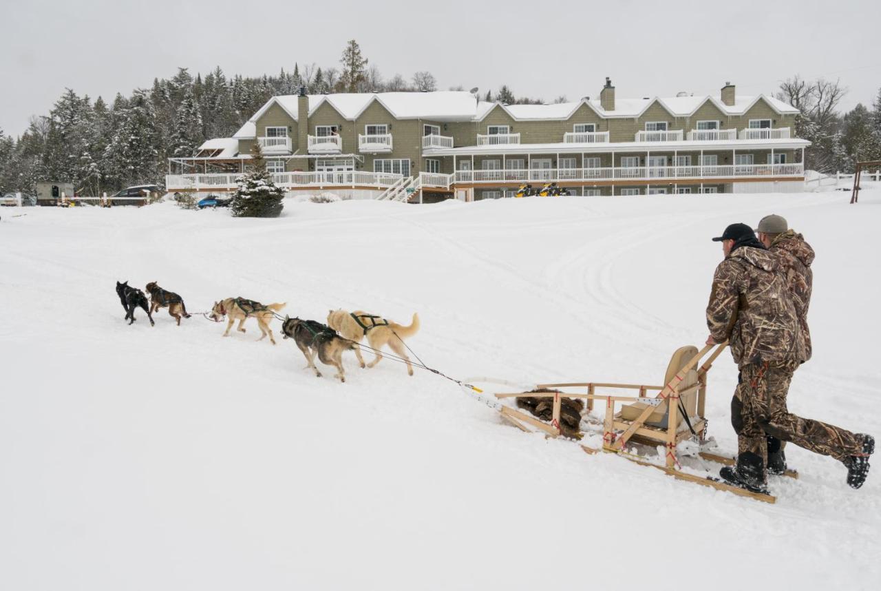 Pourvoirie Du Lac Blanc เซนต์ อเล็กซิส เด มองส์ ภายนอก รูปภาพ