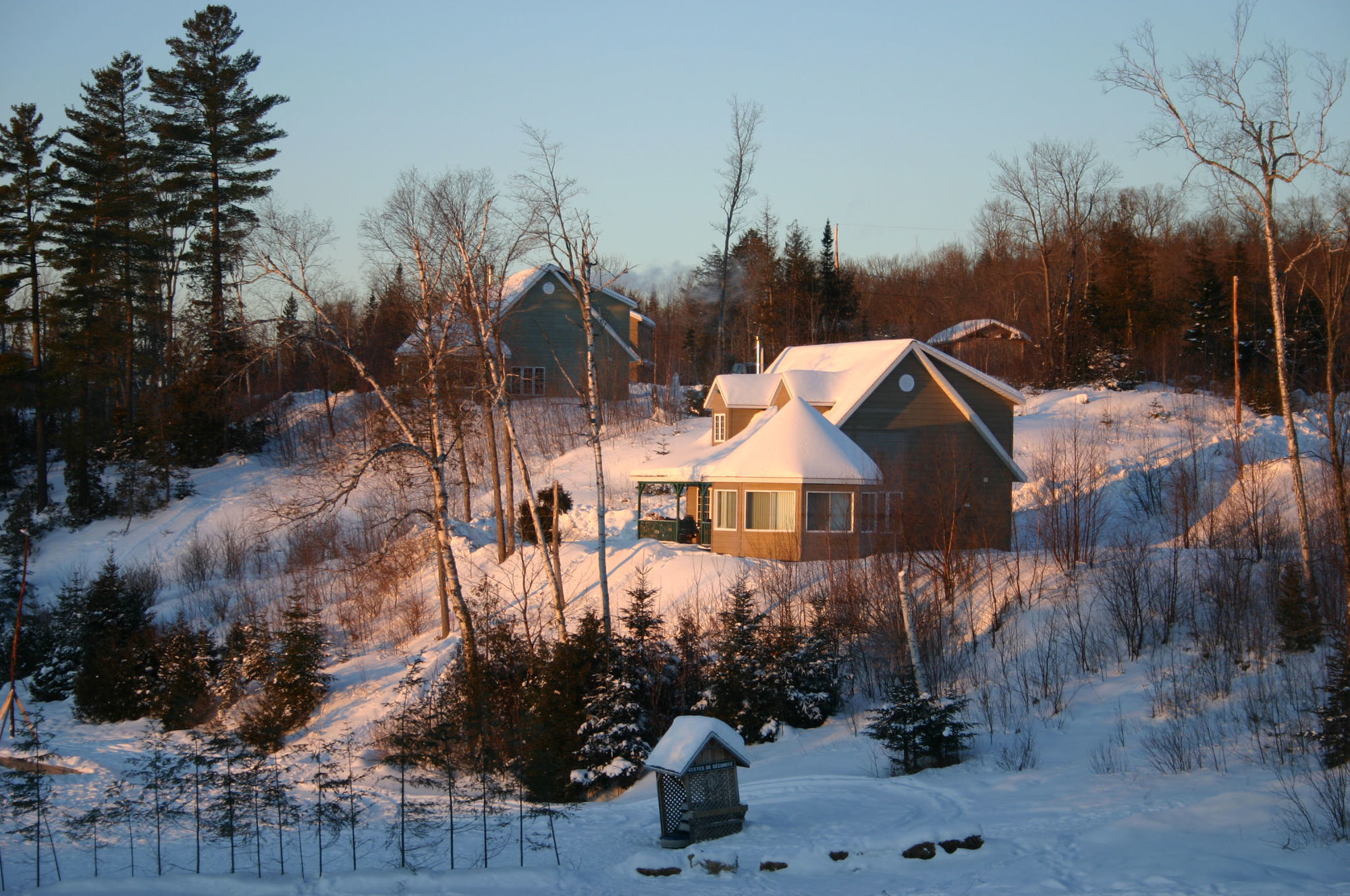 Pourvoirie Du Lac Blanc เซนต์ อเล็กซิส เด มองส์ ภายนอก รูปภาพ